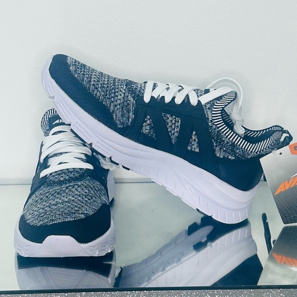 Stylish Knit Sneakers in Black and White - Picture 2 of 6